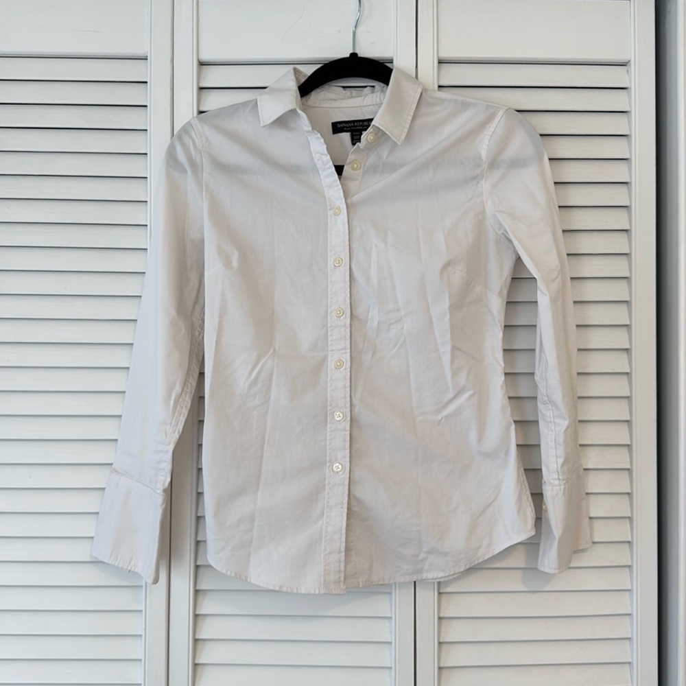 White banana republic tailored fit blouse